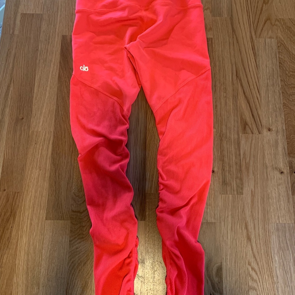 Alo Yoga Goddess Ribbed Legging 2